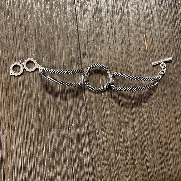 Premier Designs Silver adjustable bracelet - Picture 3 of 4